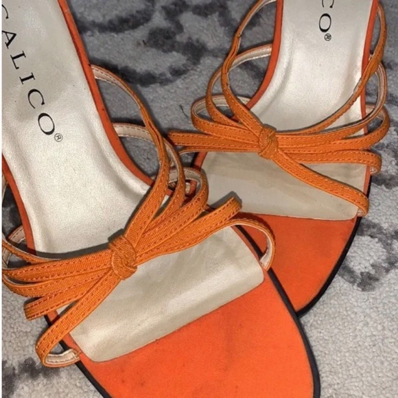 ORANGE HEELS - Picture 2 of 8